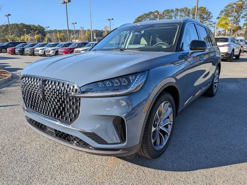 Certified 2025 Lincoln Aviator Reserve image 9