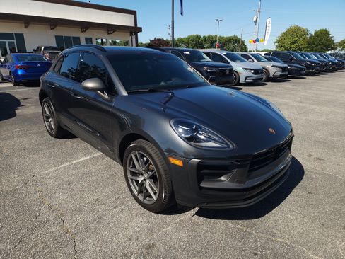 Used 2025 Porsche Macan Turbo AWD/4WD image 2
