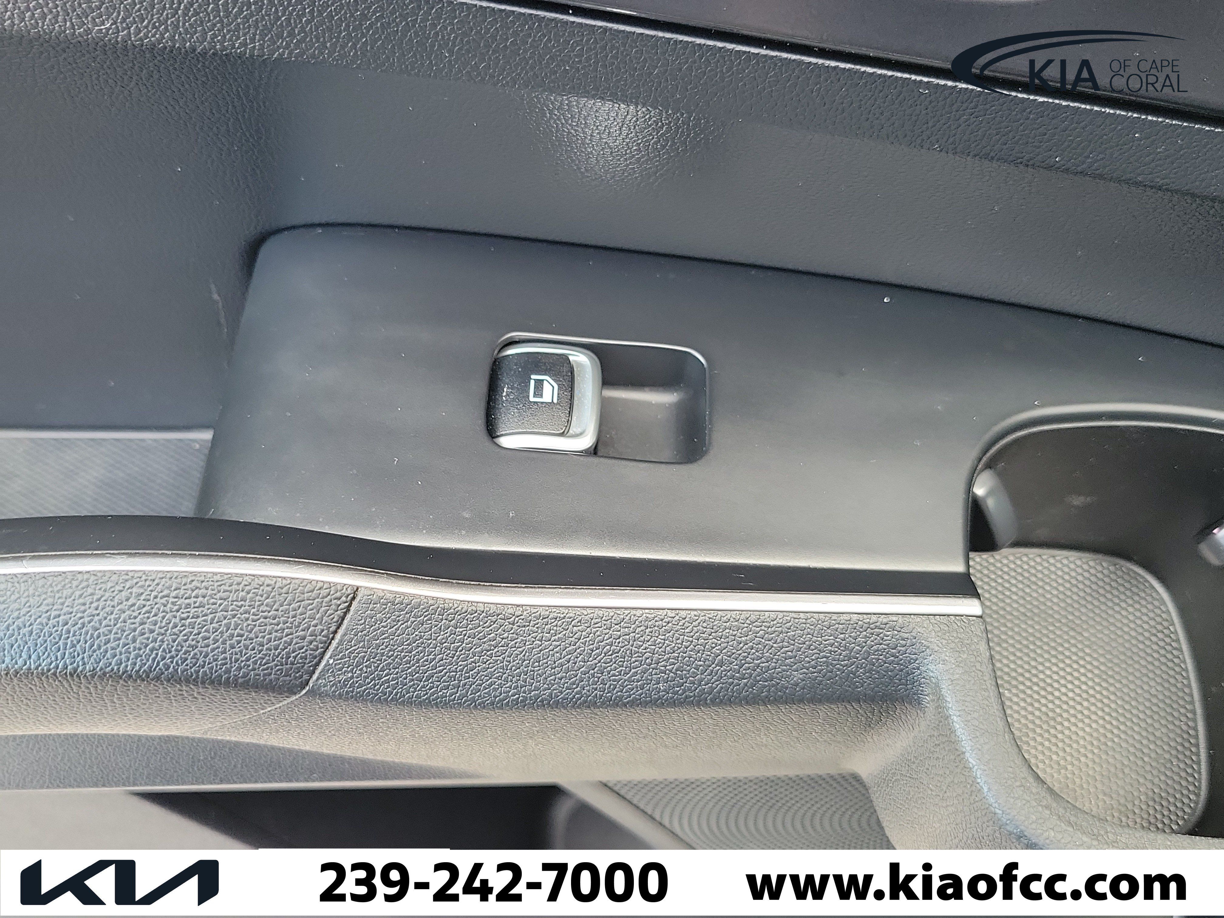 Used 2022 Kia Sorento LX FWD image 15