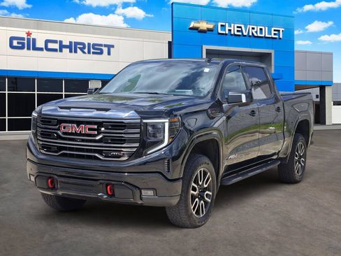 Used 2023 GMC Sierra 1500 AT4 w/ Technology Package AWD/4WD image 3