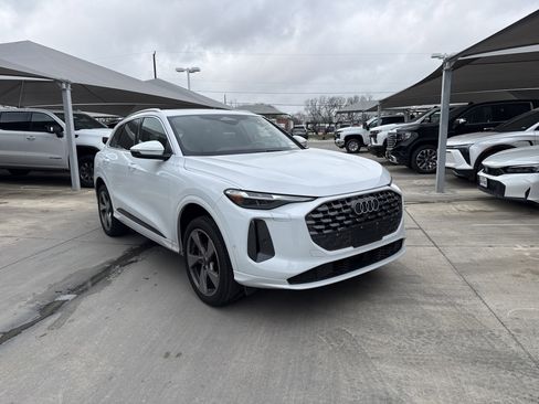 Used 2025 Audi Q5 Premium Plus image 2