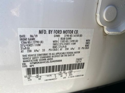 Used 2020 Ford Explorer Platinum w/ Premium Technology Package image 29