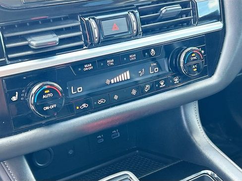 Certified 2025 Nissan Pathfinder SL AWD/4WD image 13