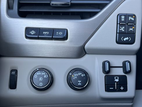 Used 2017 GMC Yukon Denali w/ Open Road Package image 12