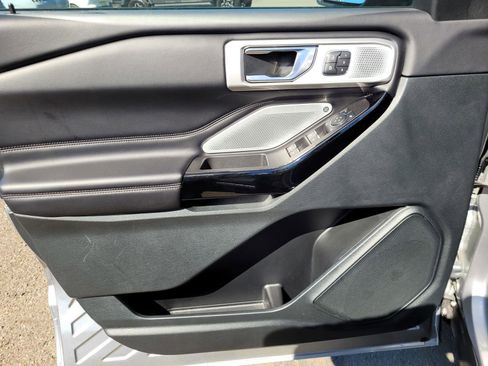 Used 2024 Ford Explorer Platinum w/ Technology Package image 23