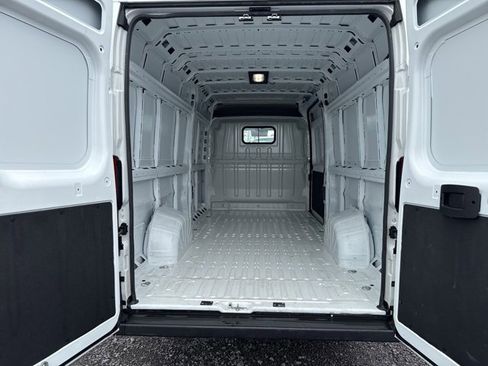 Used 2025 RAM ProMaster 3500 w/ Convenience Group image 21