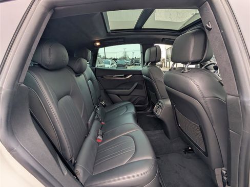 Used 2023 Maserati Levante Modena image 10