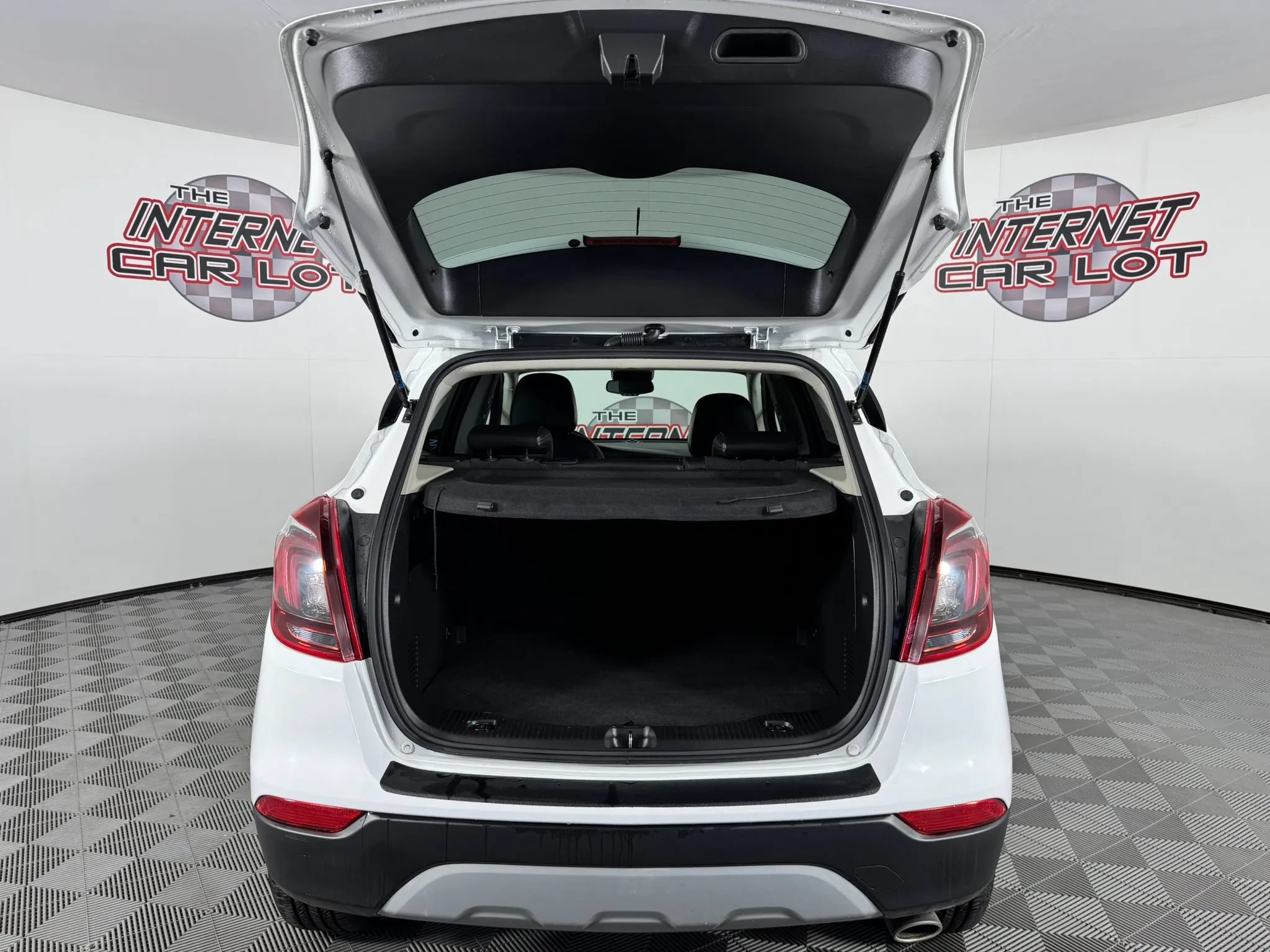 Used 2020 Buick Encore Preferred FWD image 27