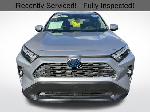 Used 2022 Toyota RAV4 XLE Premium image 3