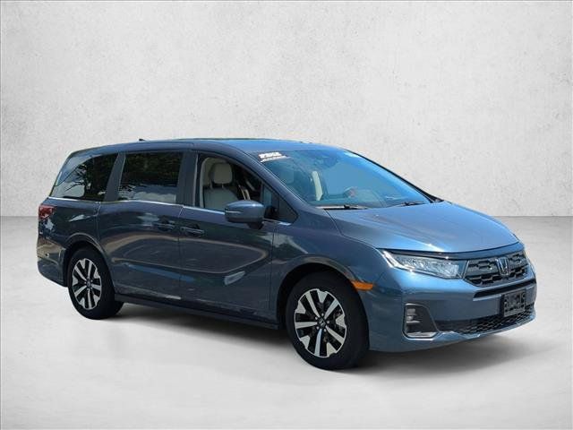 Certified 2025 Honda Odyssey EX-L image 3