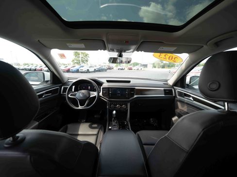 Used 2023 Volkswagen Atlas SE w/ Panoramic Sunroof Package AWD/4WD image 19