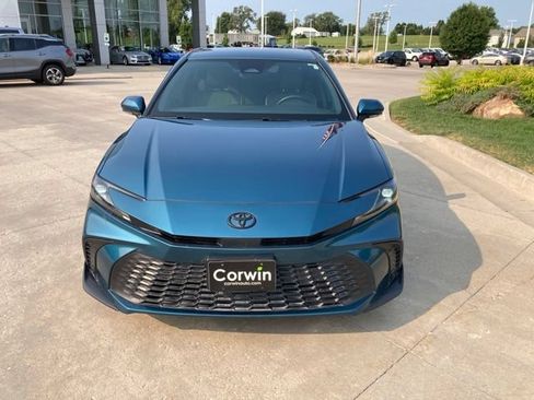Used 2025 Toyota Camry SE FWD image 10
