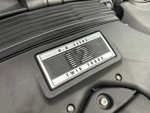 Used 2017 Bentley Bentayga AWD/4WD image 27