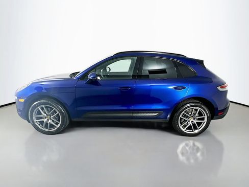 Certified 2025 Porsche Macan AWD/4WD image 2