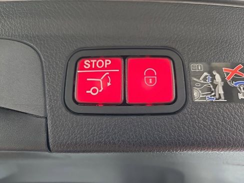 Used 2025 Mercedes-Benz GLE 350 4MATIC image 55