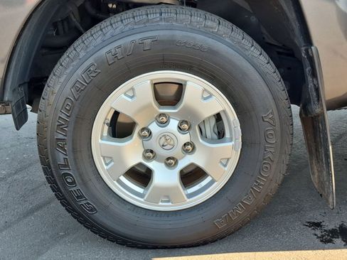 Used 2012 Toyota Tacoma PreRunner w/ SR5 Pkg RWD image 21