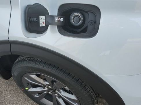 New 2026 Ford Explorer Active w/ Active Comfort Package image 11