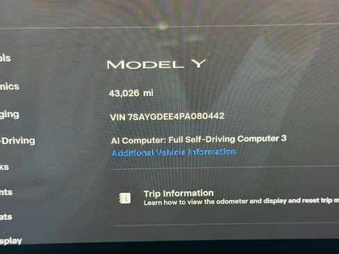 Used 2023 Tesla Model Y Long Range AWD/4WD image 38
