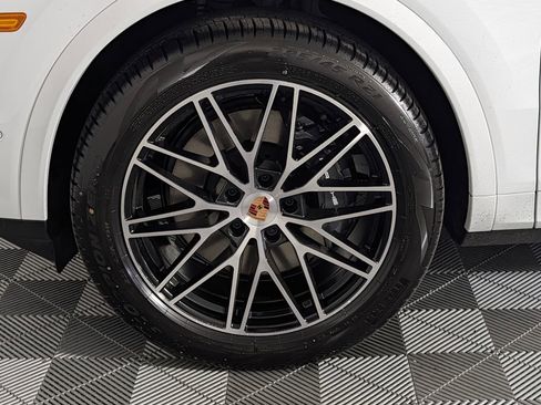 New 2026 Porsche Cayenne image 11