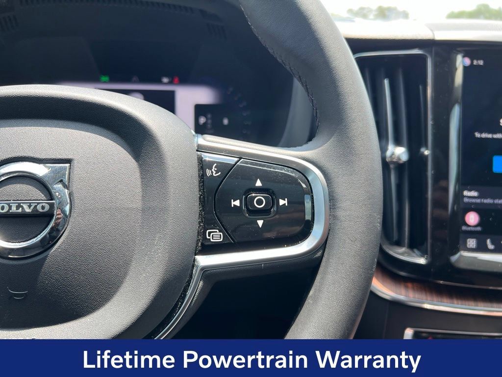 Certified 2024 Volvo XC60 B5 Plus AWD/4WD image 19