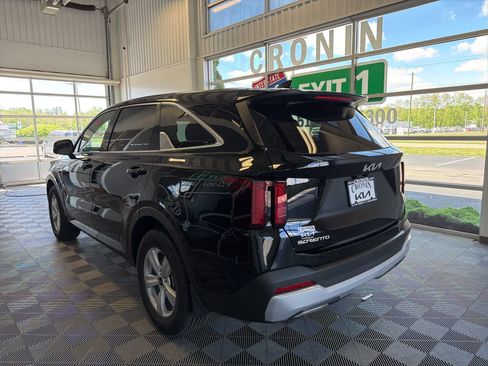 New 2026 Kia Sorento LX FWD image 4