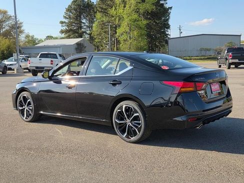 New 2026 Nissan Altima 2.5 SR FWD image 3