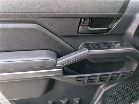 Used 2025 Toyota Tacoma SR5 RWD image 10