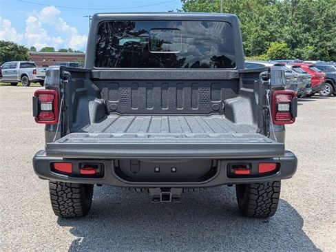 New 2025 Jeep Gladiator Rubicon w/ Convenience Group image 13