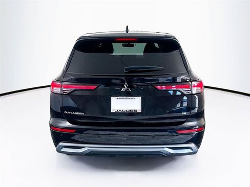 Used 2025 Mitsubishi Outlander SE FWD image 28
