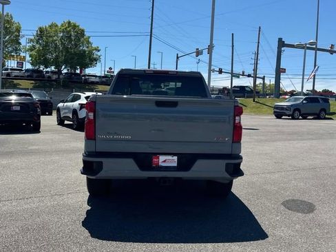 Used 2024 Chevrolet Silverado 1500 RST AWD/4WD image 5