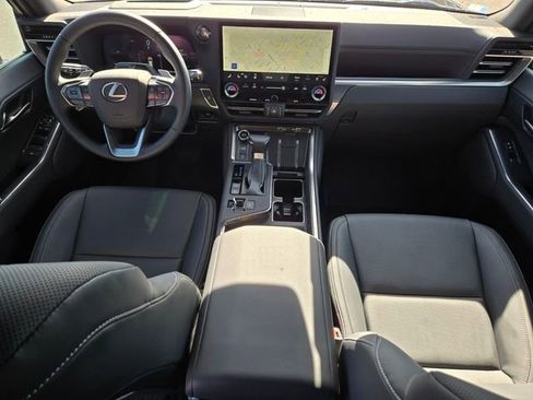 Used 2026 Lexus GX 550 w/ Accessory Package (2T) AWD/4WD image 16