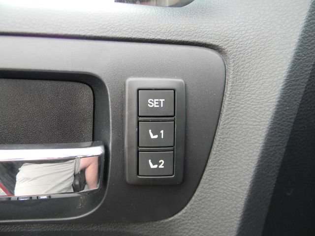 Used 2016 Toyota Tundra 4x4 CrewMax image 17