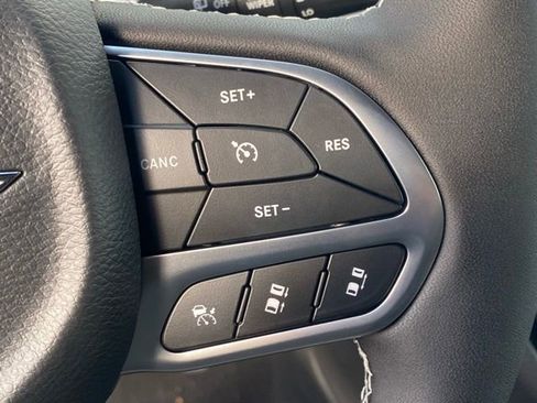 New 2026 Chrysler Pacifica Limited w/ Uconnect Theater Family Group image 19