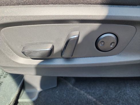 New 2025 Nissan Pathfinder SV w/ Black Appearance Package image 12