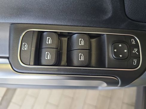 Certified 2025 Mercedes-Benz GLB 250 image 28