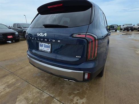 Used 2025 Kia Telluride EX w/ EX Captain's Chair Package AWD/4WD image 8