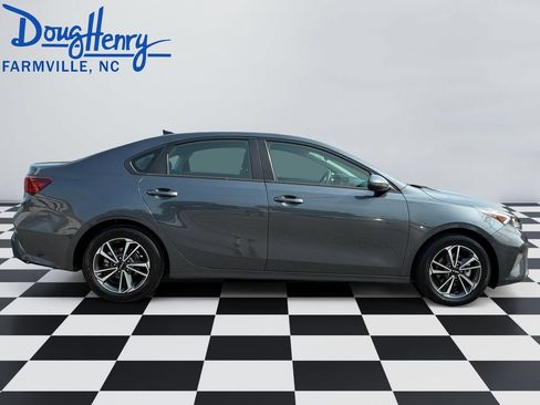 Used 2024 Kia Forte LXS w/ LXS Technology Package FWD image 6