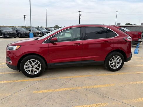 Used 2024 Ford Edge SEL w/ Convenience Package AWD/4WD image 4