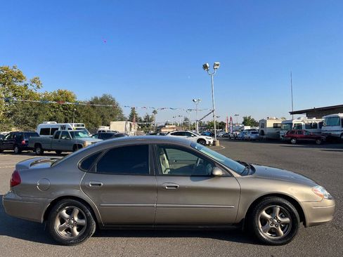 Used 2003 Ford Taurus SE image 7