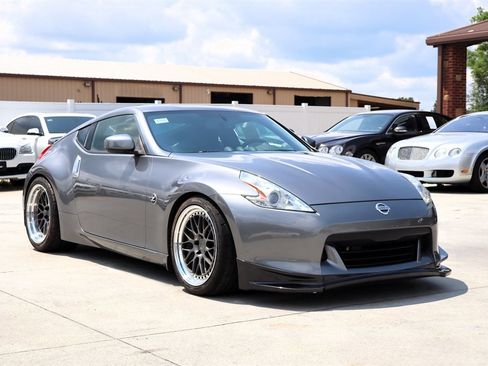 Used 2011 Nissan 370Z Coupe w/ Sport Pkg RWD image 9