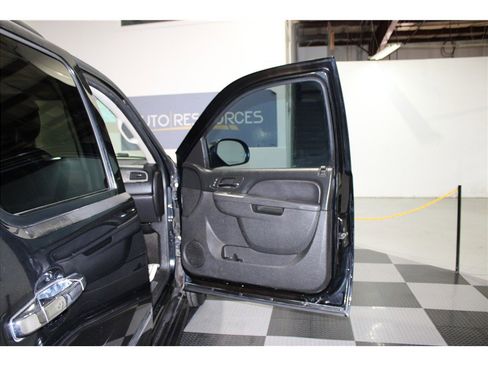 Used 2013 Chevrolet Tahoe LTZ image 29