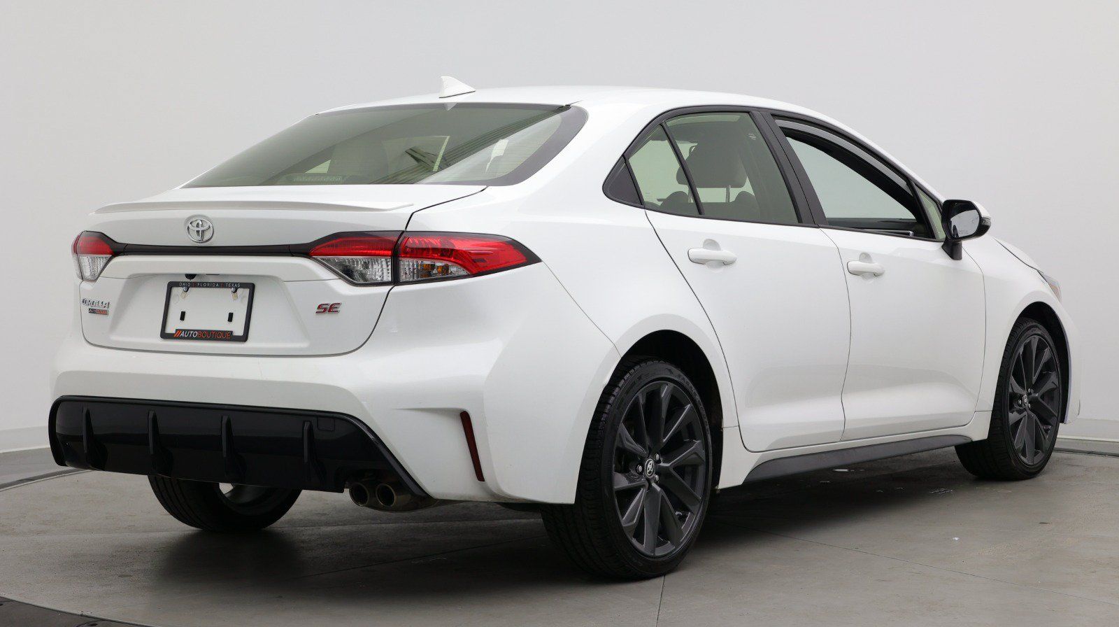 Used 2024 Toyota Corolla SE FWD image 6