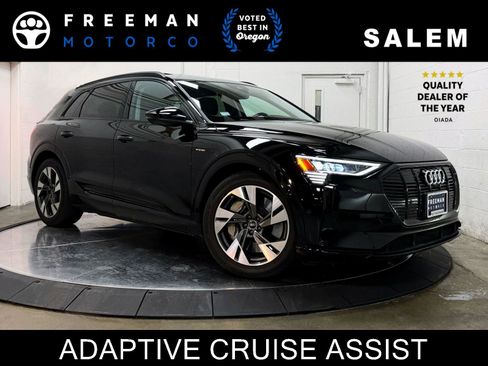 Used 2022 Audi e-tron Premium w/ Convenience Plus Package image 1