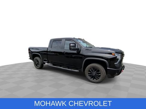 Used 2025 Chevrolet Silverado 2500 LT w/ Trail Boss Package AWD/4WD image 2
