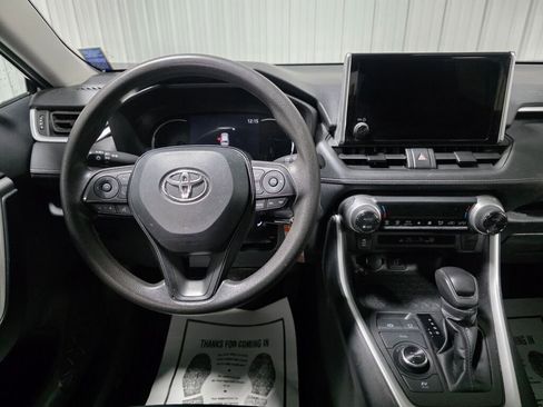 Used 2024 Toyota RAV4 LE AWD/4WD image 9