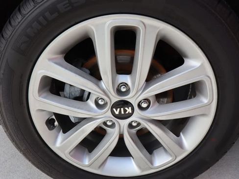 Used 2017 Kia Soul + FWD image 40