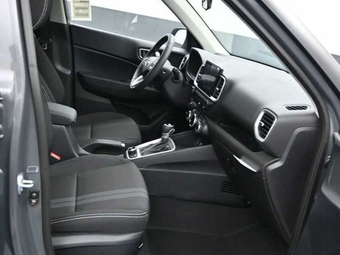New 2026 Hyundai Venue SEL FWD image 11