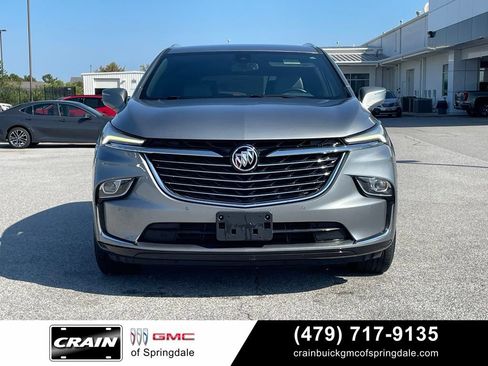 Used 2023 Buick Enclave Essence FWD image 2