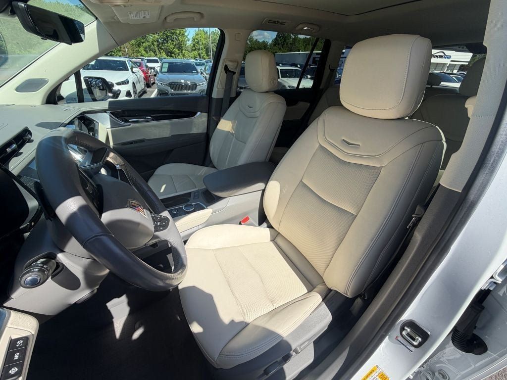 Used 2023 Cadillac XT6 Premium Luxury w/ Technology Package AWD/4WD image 14