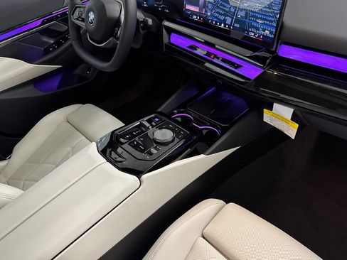 Used 2026 BMW i5 eDrive40 w/ Convenience Package image 27